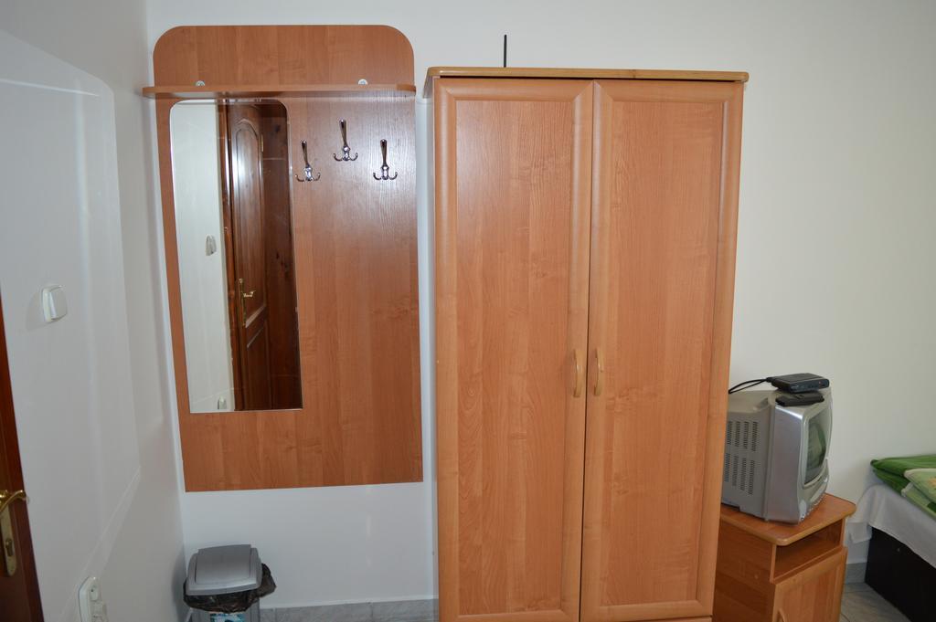 Davi Penzion & Bowling Rožňava Chambre photo